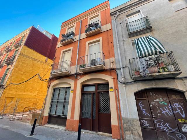 Edificio en Venta en Carrer de la Victòria, 8 en Mestral