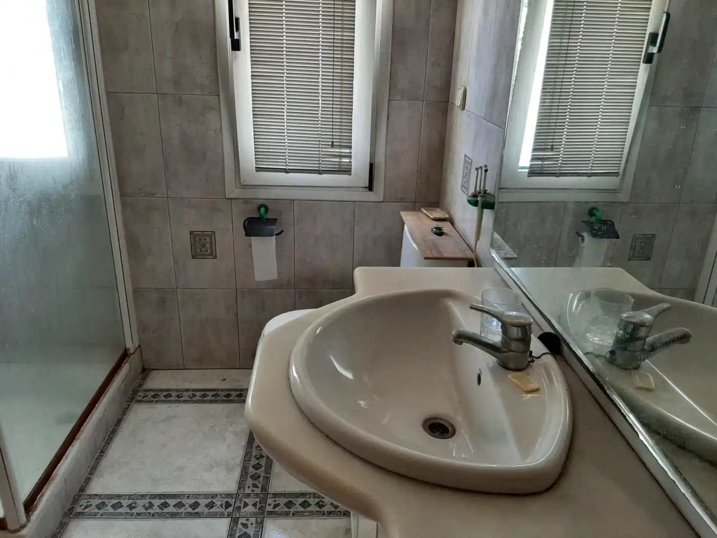 Bathroom of Houses for sale in La Nucia  with Private garden, Terrace and Furnished