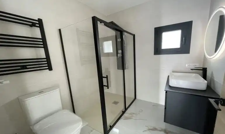 Bany de Casa o xalet en venda en Roses amb Calefacció, Jardí privat i Terrassa
