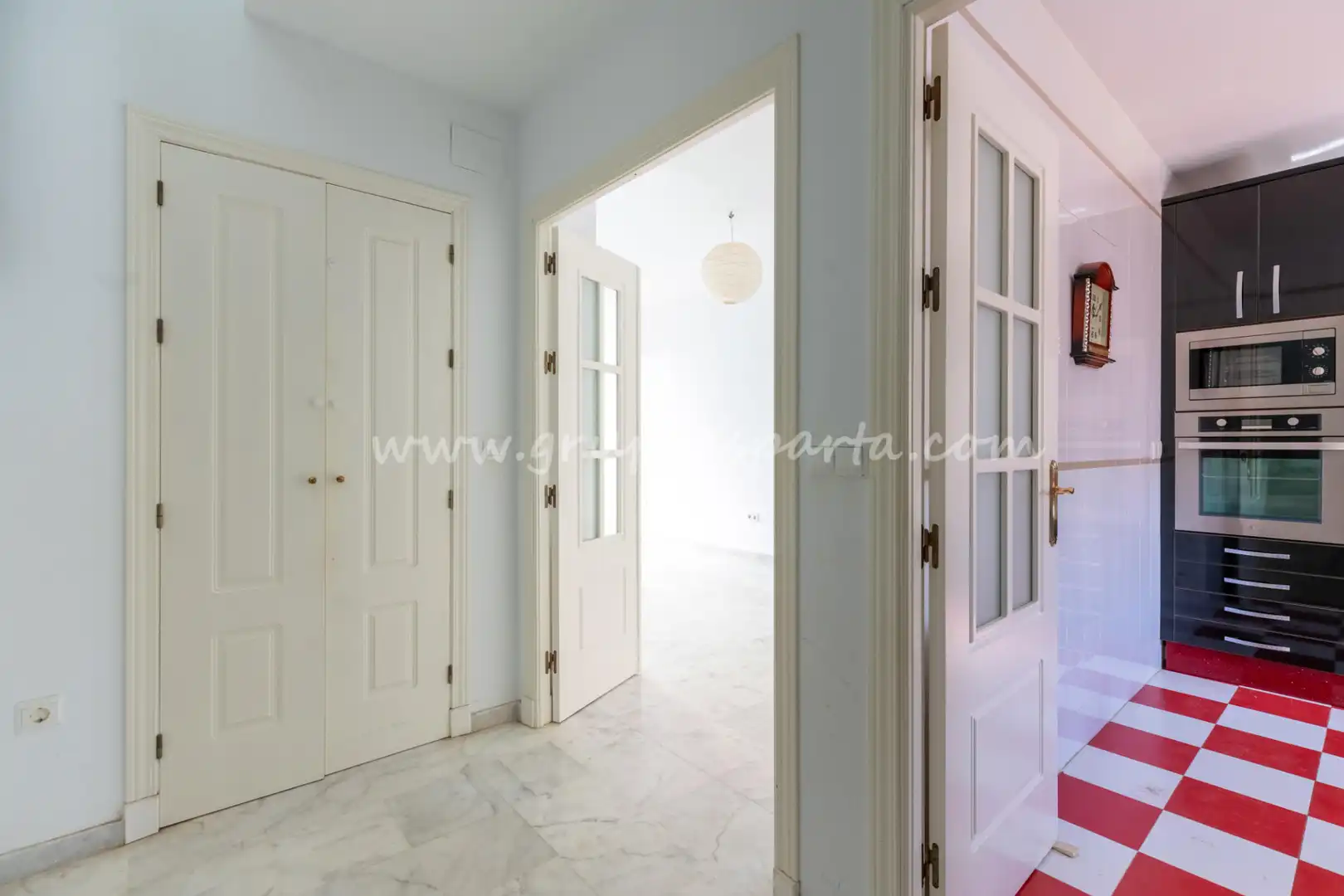Detached homes for sale in Espartinas  with Air Conditioner, Heating and Oven