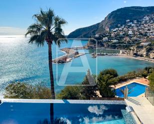 Swimming pool of House or chalet for sale in Calpe / Calp  with Air Conditioner, Heating and Private garden