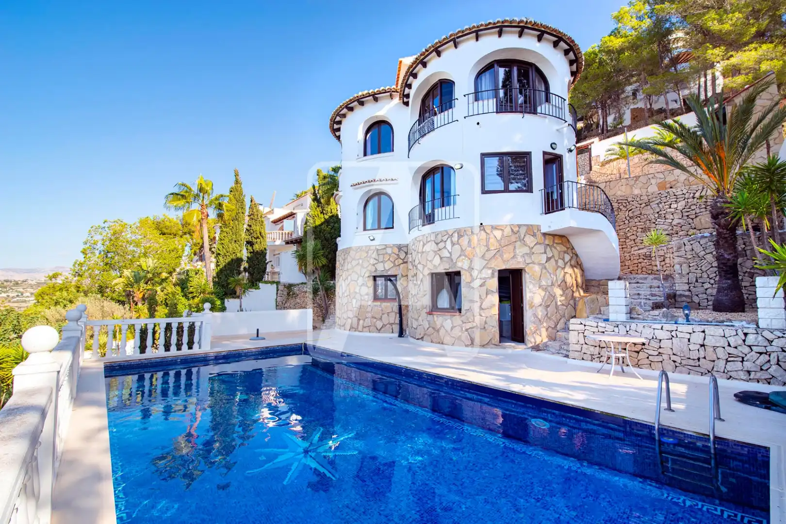 Detached house with pool for sale in Paichi