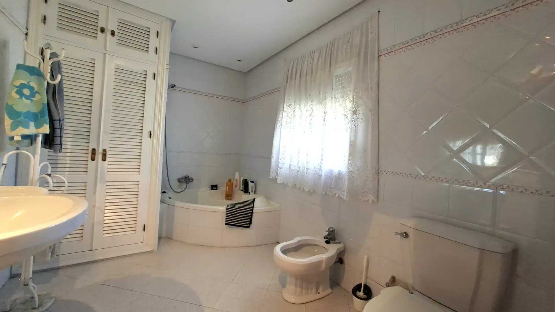 Bathroom of Houses for sale in Chiclana de la Frontera  with Private garden, Terrace and Storage room