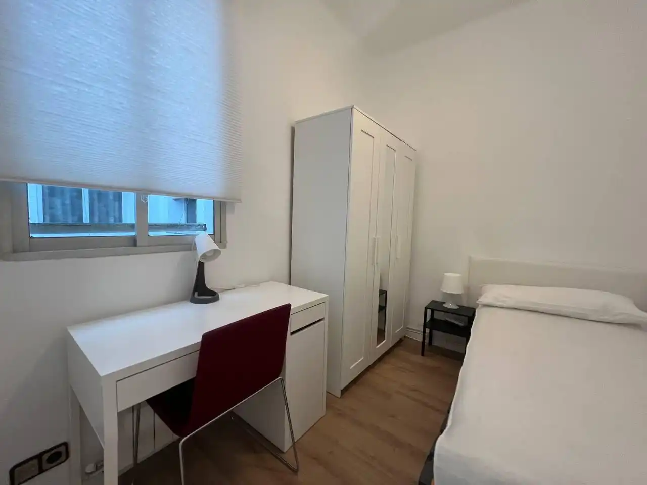 Bedroom of Flat for rent in Madrid