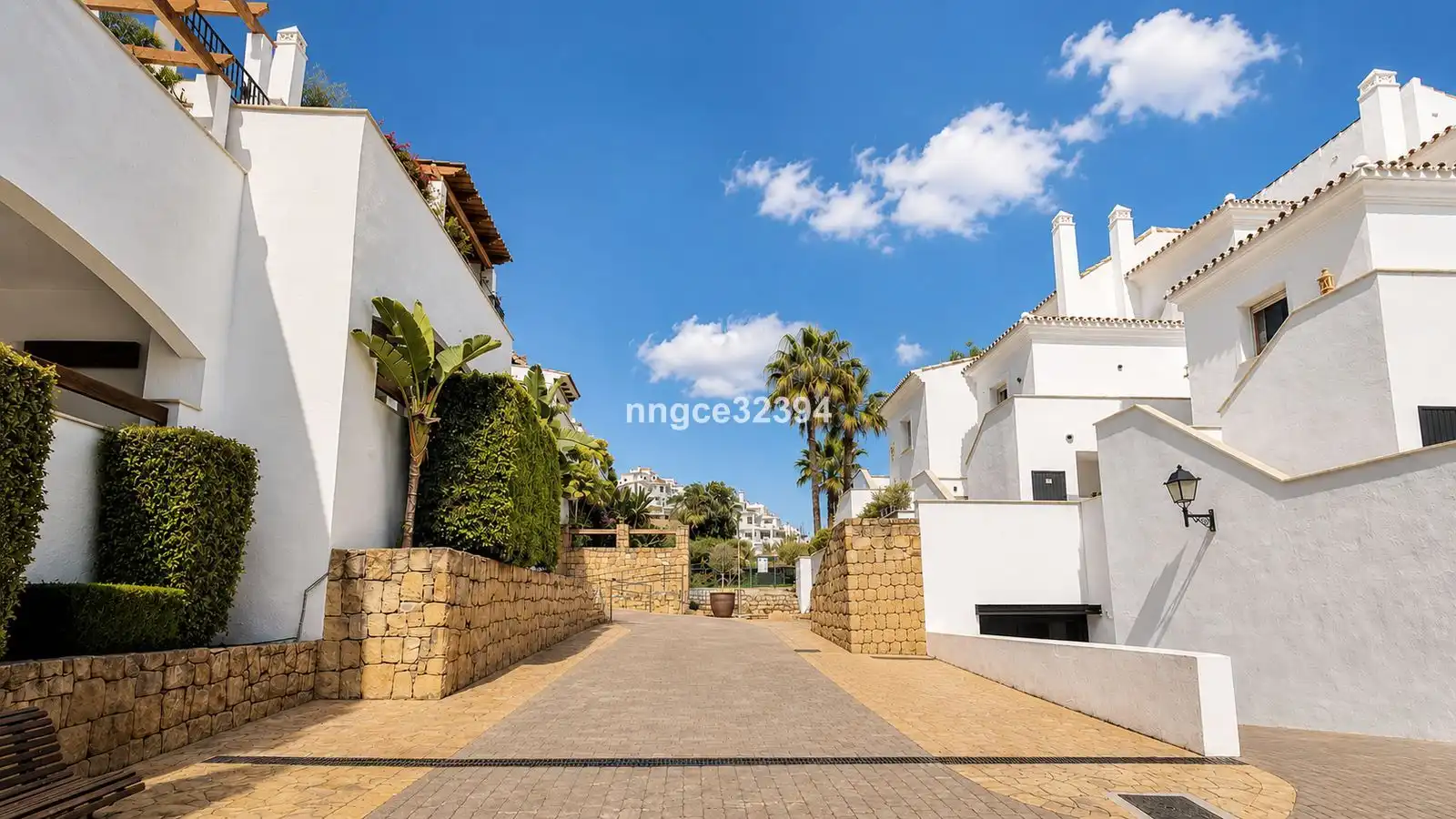 Vista exterior de Ático en venta en Marbella con Aire acondicionado, Terraza y Amueblado