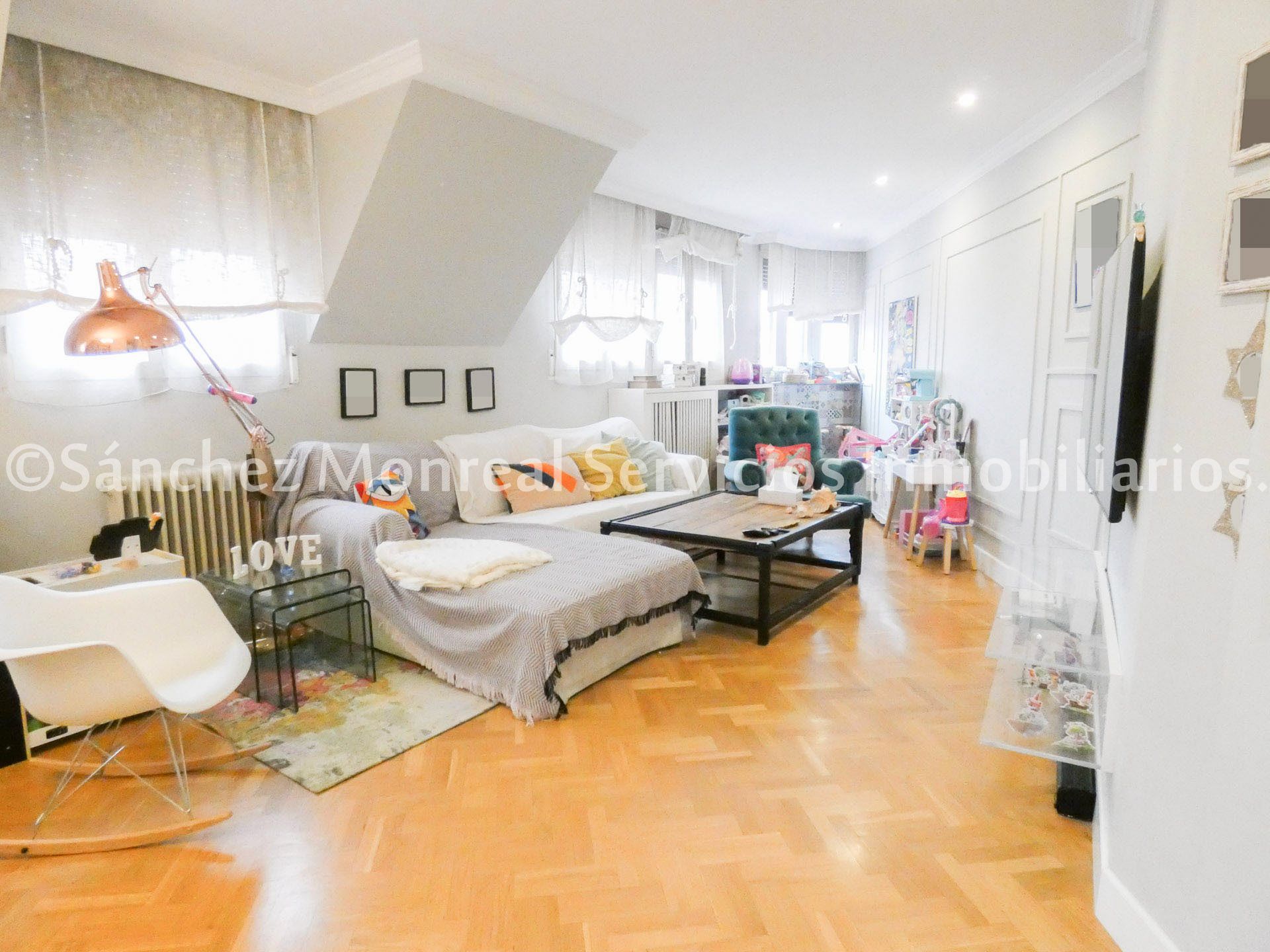 Living room of Flat for sale in Alcázar de San Juan  with Air Conditioner, Heating and Parquet flooring