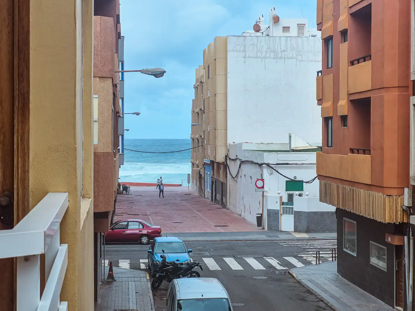 Vista exterior de Pis en venda en Las Palmas de Gran Canaria amb Moblat i Balcó