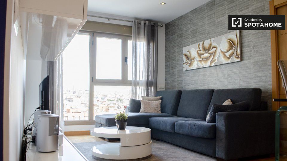 Living room of Flat to rent in  Madrid Capital  with Air Conditioner, Heating and Furnished