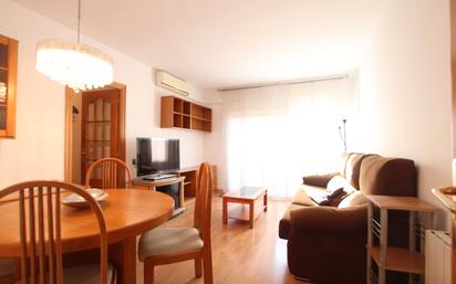Living room of Flat for sale in Sabadell  with Air Conditioner, Heating and Parquet flooring