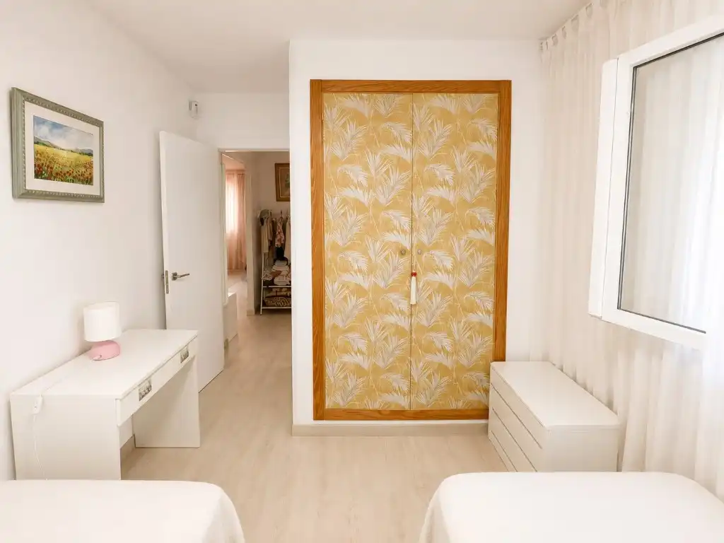 Dormitori de Casa o xalet en venda en Santa Pola amb Aire condicionat, Piscina i Piscina comunitària