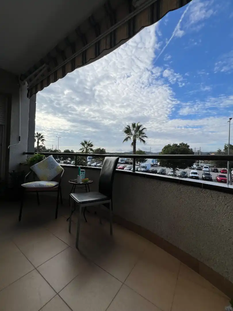 Piso con ascensor en venta en Plaça Agermanament 1, imagen 3