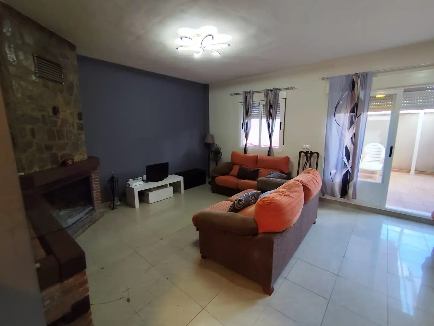 Sala d'estar de Casa o xalet en venda en Sabiote amb Aire condicionat, Calefacció i Terrassa