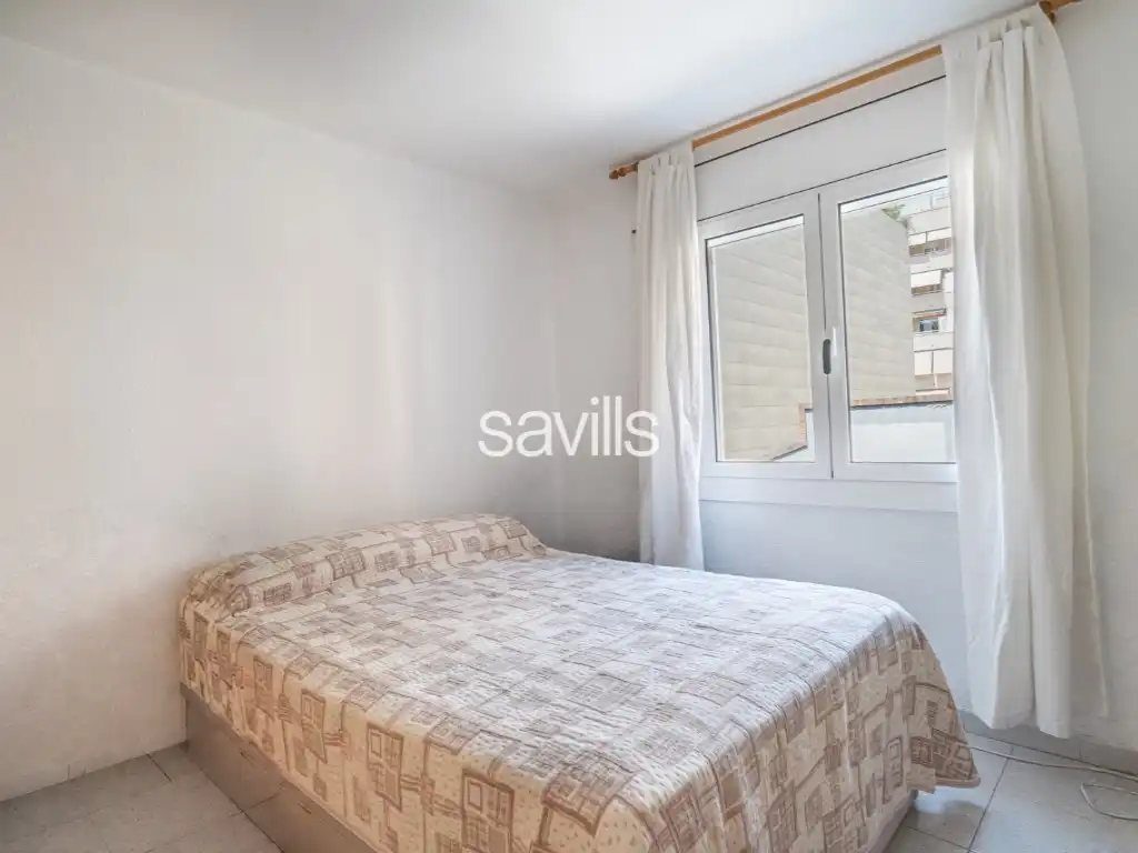 Dormitori de Apartament en venda en L'Hospitalet de Llobregat amb Aire condicionat