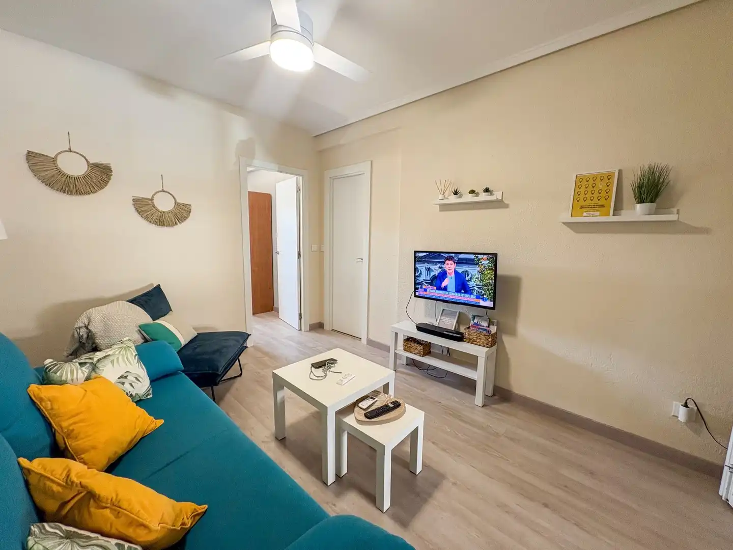 Sala de estar de Piso de alquiler en Torrevieja con Aire acondicionado, Calefacción y Terraza