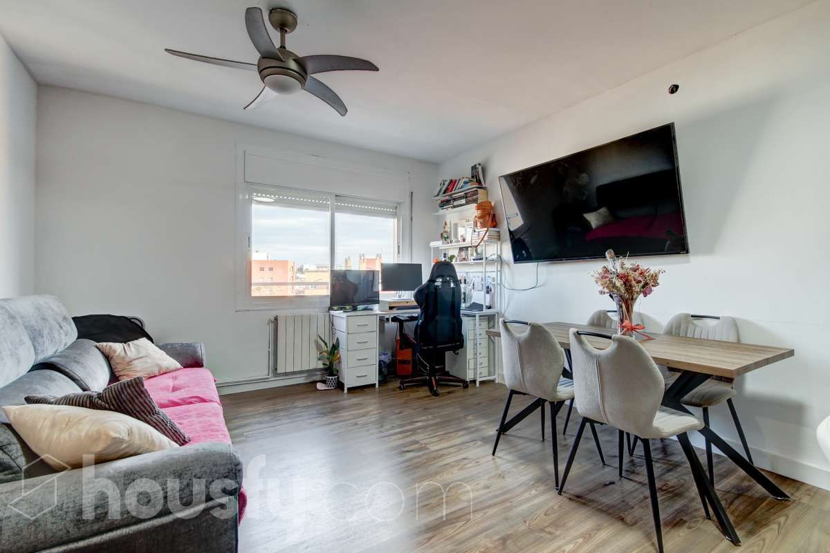 Living room of Flat for sale in Sabadell  with Air Conditioner, Heating and Storage room