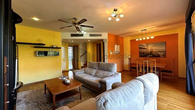 Casa adosada en Alquiler en De La Ilustración en Montecanal