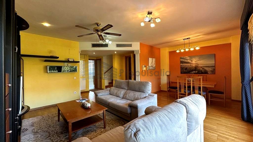 Living room of Single-family semi-detached to rent in  Zaragoza Capital  with Air Conditioner, Heating and Private garden