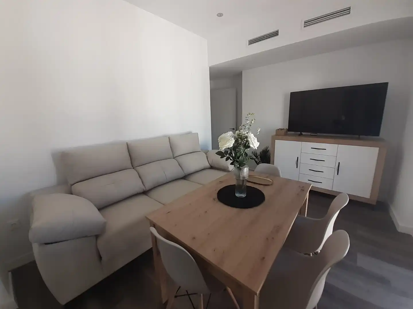 Sala de estar de Casa o chalet de alquiler en Rute con Aire acondicionado, Amueblado y Se aceptan mascotas