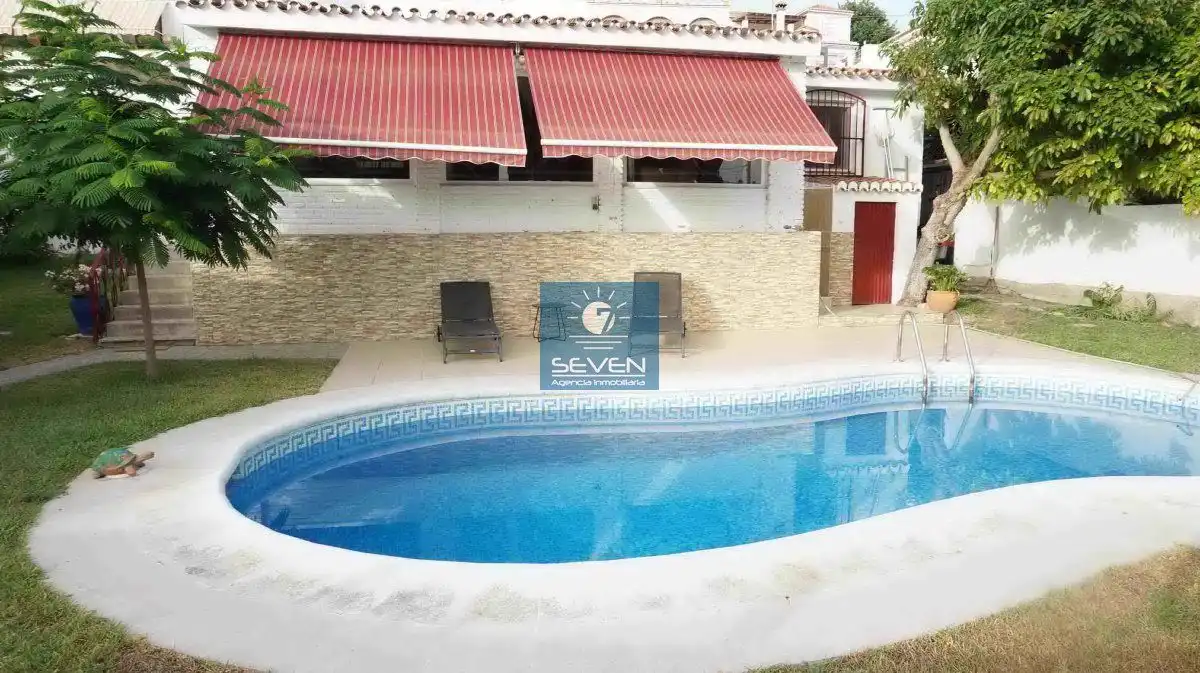 Villa con piscina in vendita a Los Almendros, imagen 6