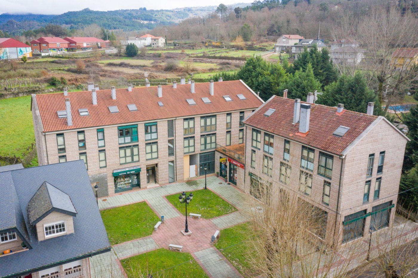 Vista exterior de Dúplex en venda en Lobios amb Traster, Moblat i Balcó