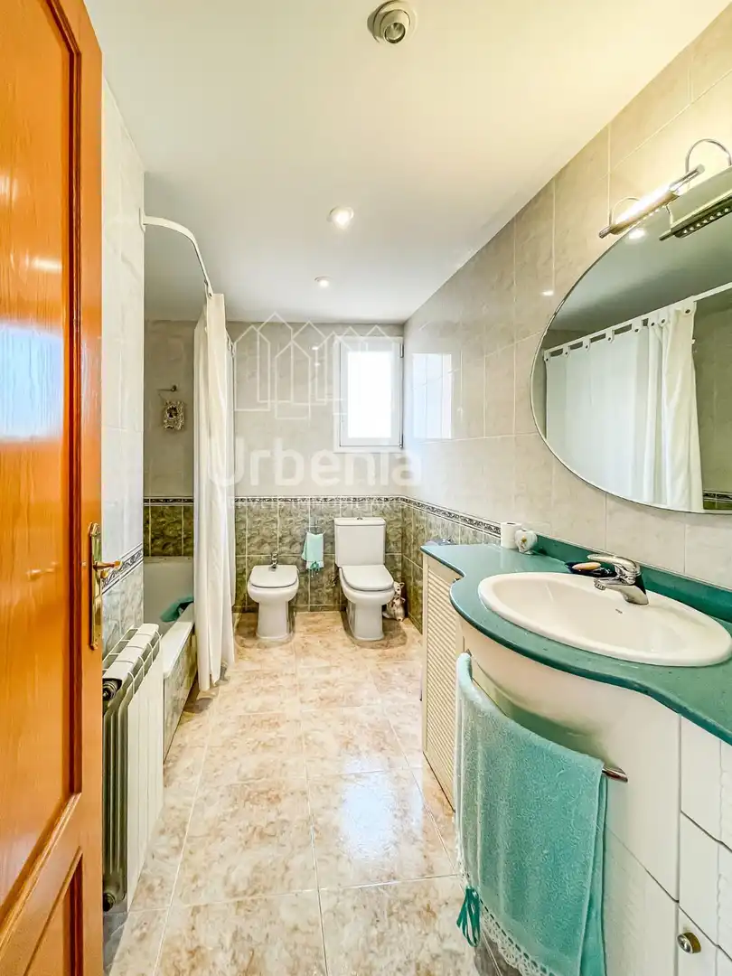 Bathroom of Houses for sale in Argentona  with Air Conditioner, Heating and Terrace
