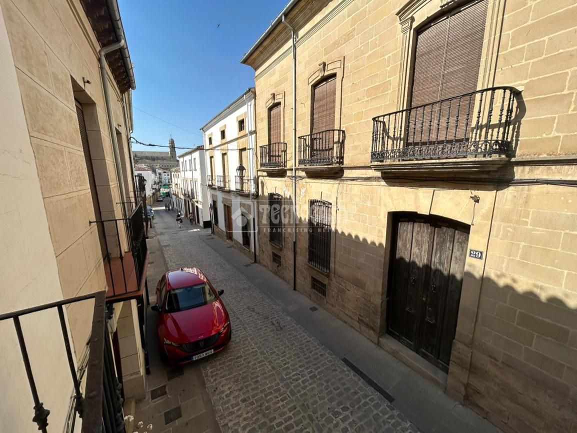 Vista exterior de Casa adosada en venda en Baeza