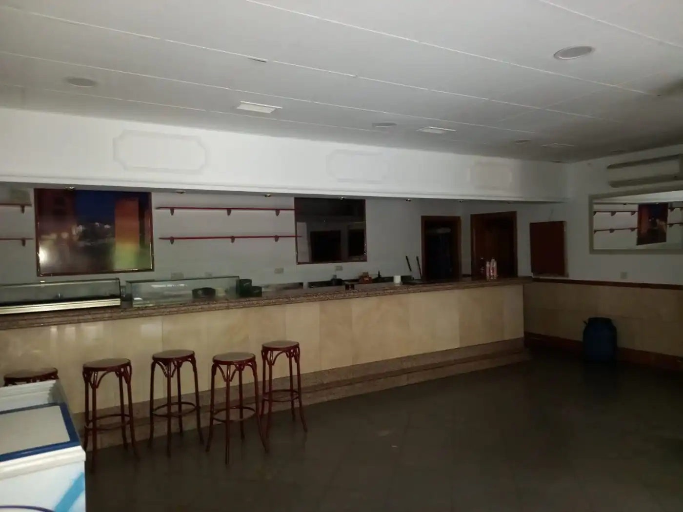 Local de alquiler en Cáceres con Aire acondicionado
