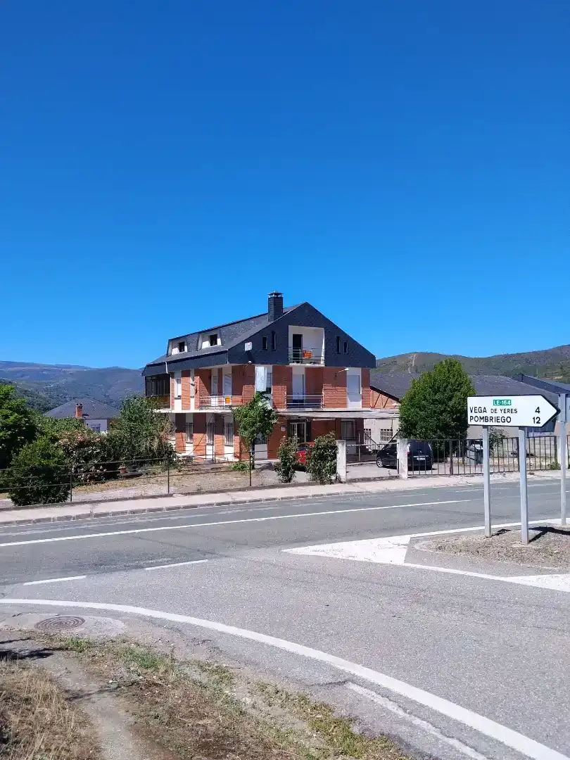 Vista exterior de Casa o chalet en venta en Puente de Domingo Flórez con Jardín privado, Trastero y Balcón