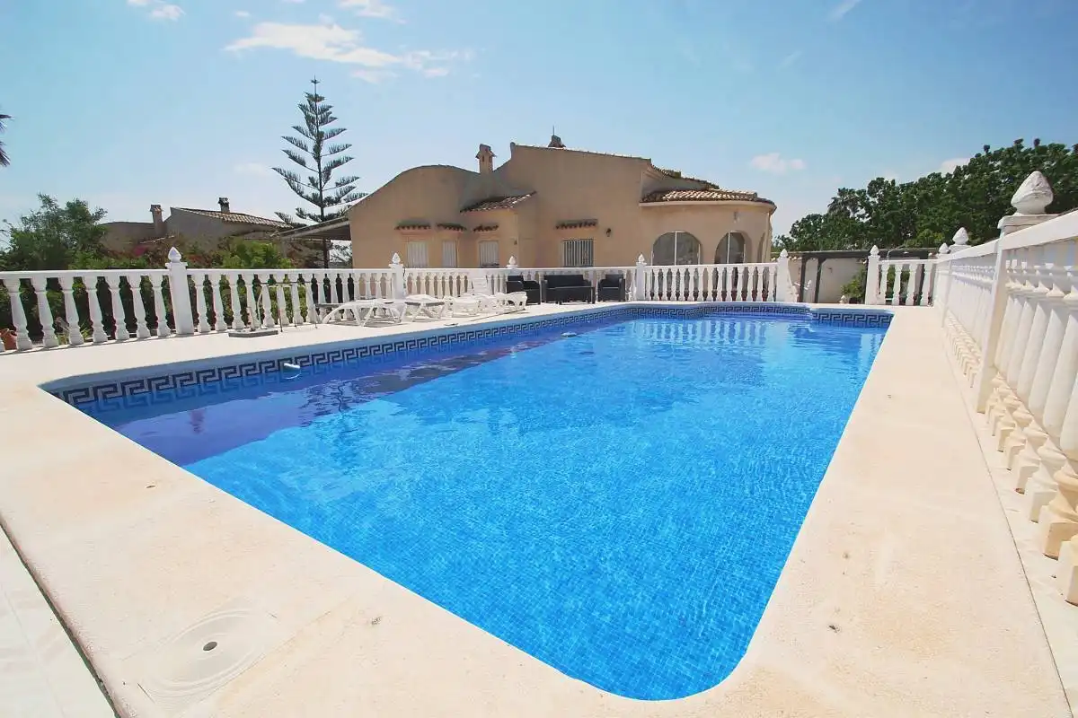 Villa avec piscine à vendre à Cam. lo Perpen