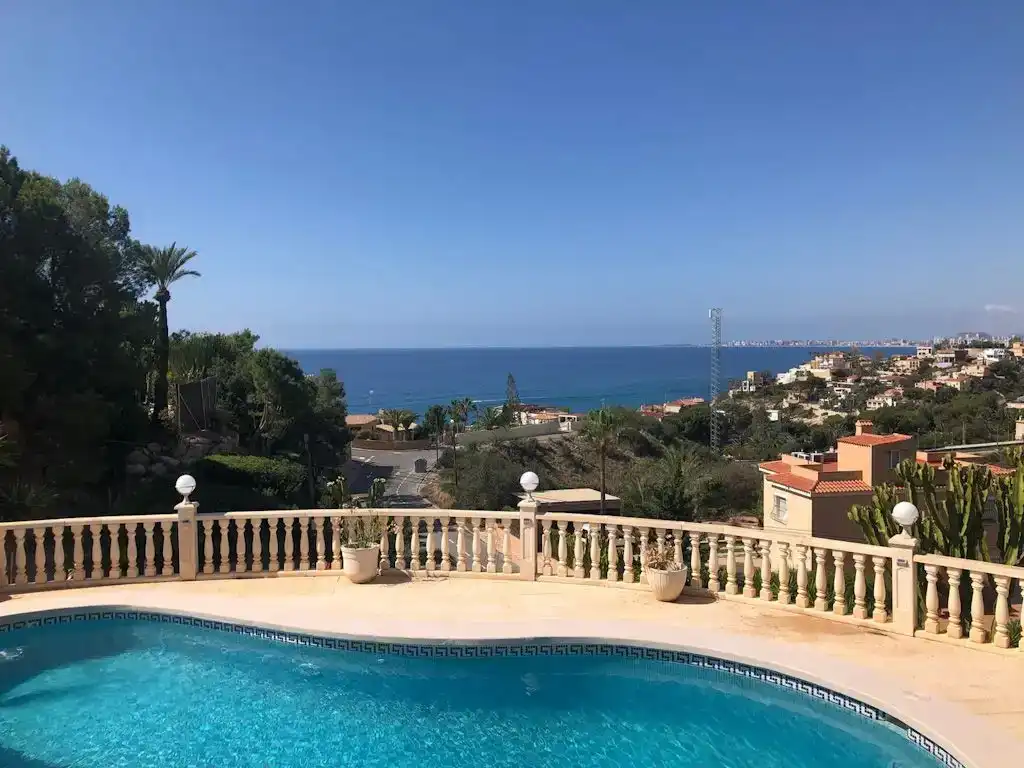 Piscina de Pis en venda en El Campello amb Aire condicionat, Jardí privat i Piscina