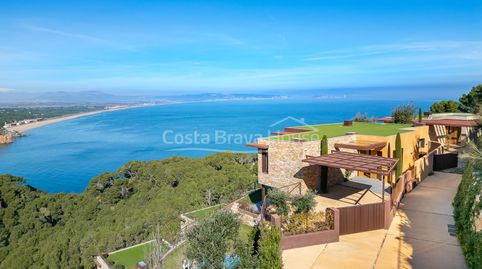 Casa de lujo en venta en Begur con vistas al mar, piscina y 6 dormitorios, a 5 min de la playa de Sa Riera