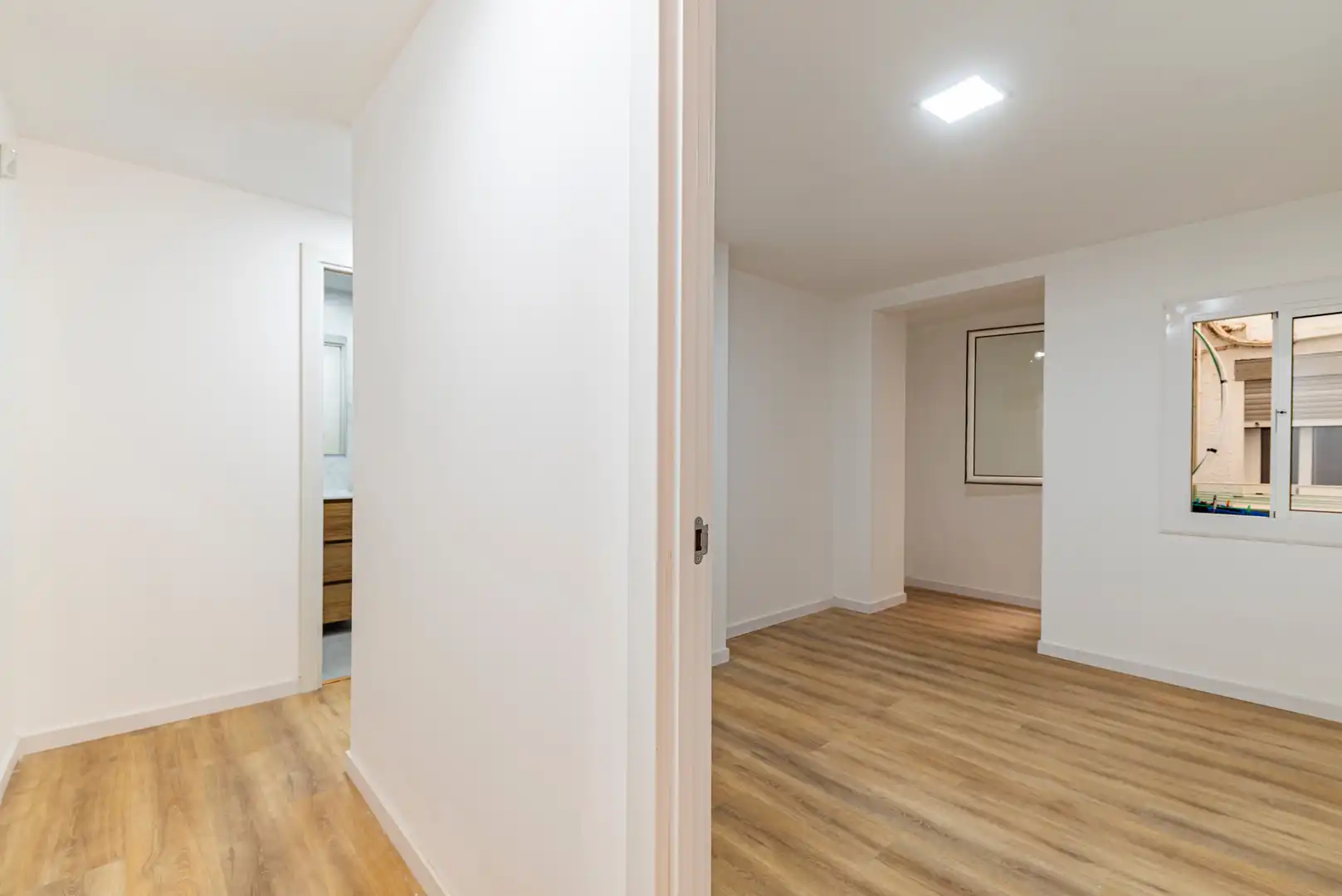 Flat for sale in L'Hospitalet de Llobregat  with Air Conditioner, Heating and Parquet flooring