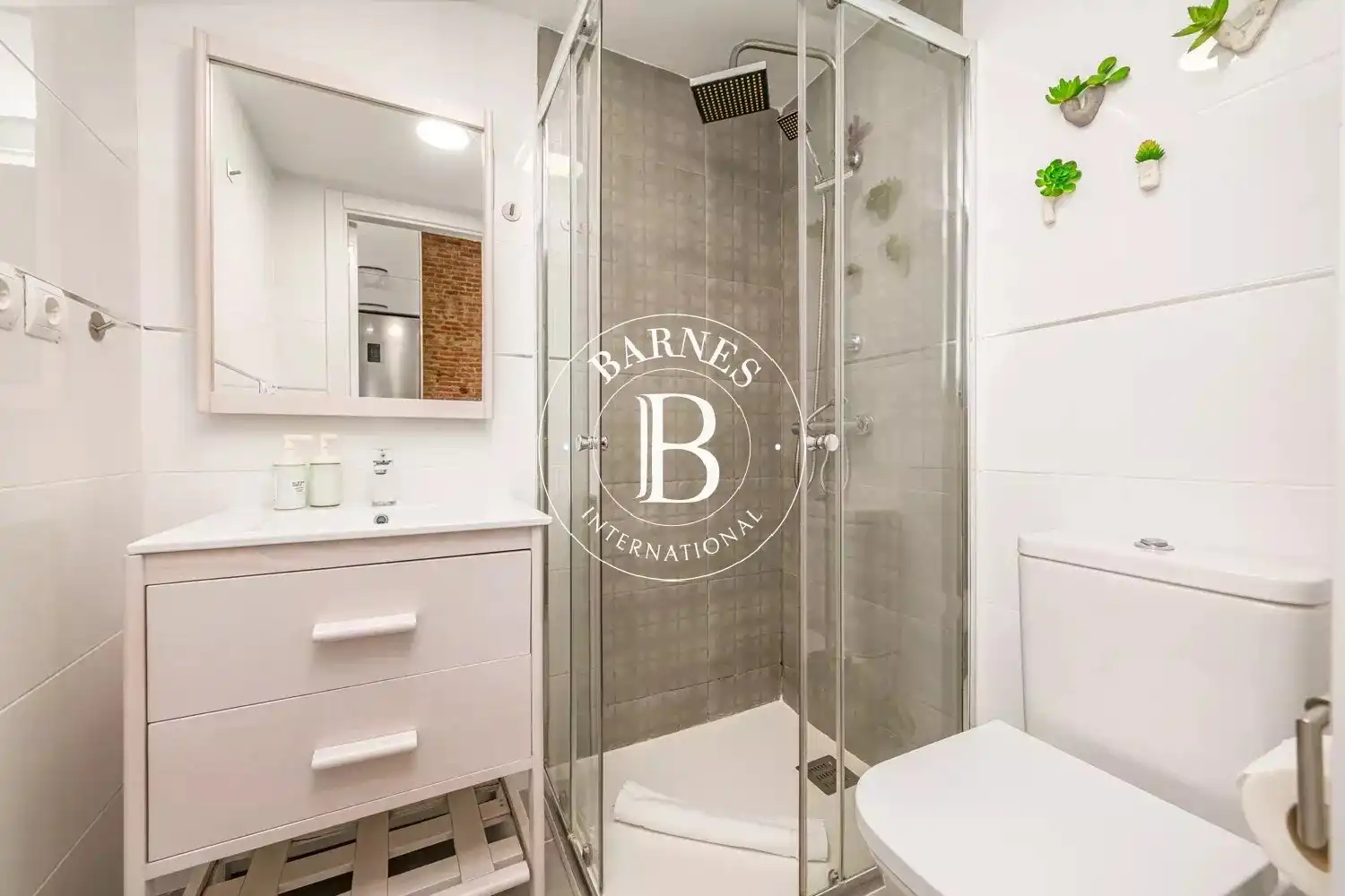 Bathroom of Flat for sale in Madrid  with Air Conditioner, Heating and Terrace