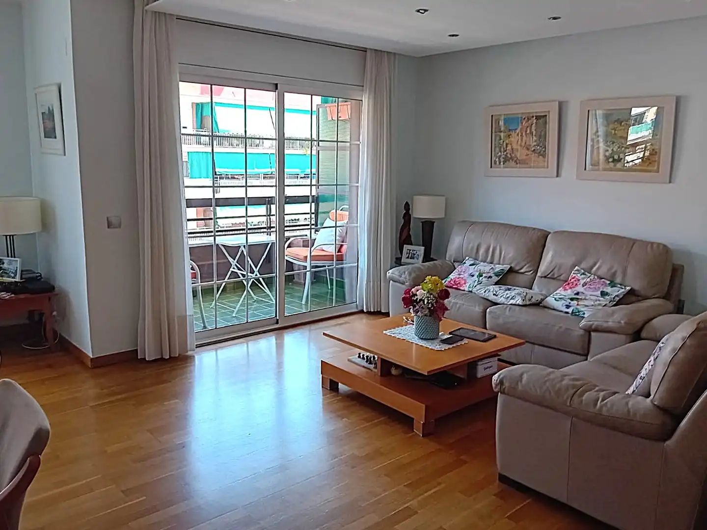 Sala de estar de Piso en venta en Cerdanyola del Vallès con Calefacción y Balcón