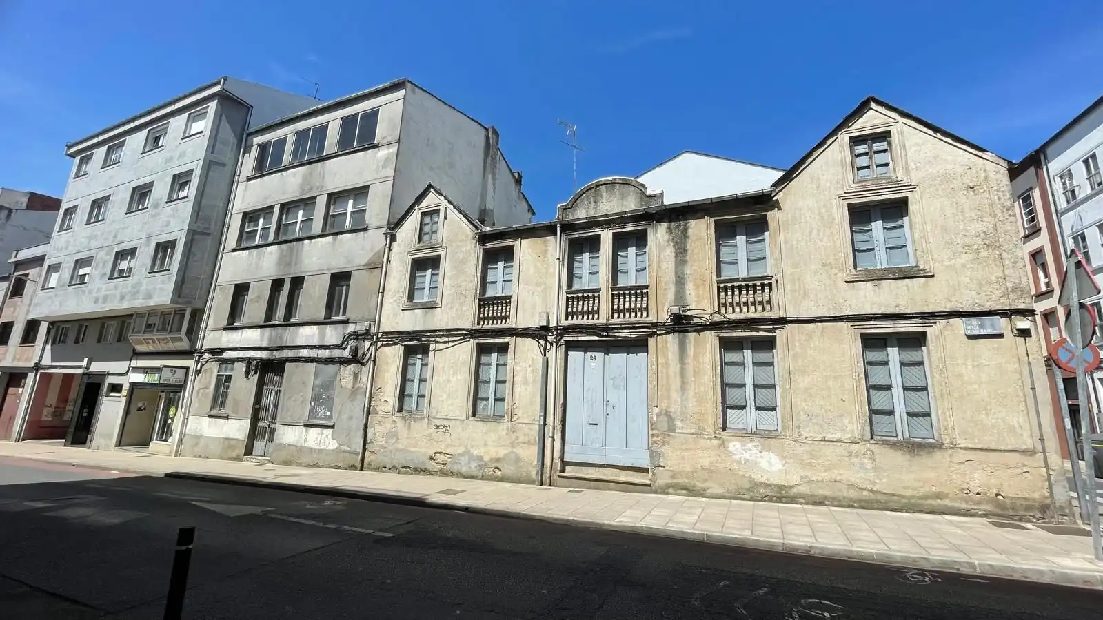 Vista exterior de Edificio en venta en Lugo