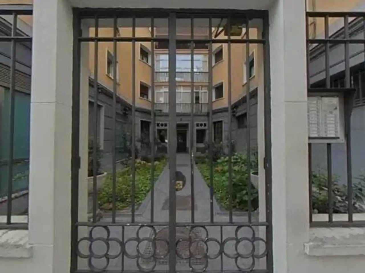 Vista exterior de Piso en venta en Madrid