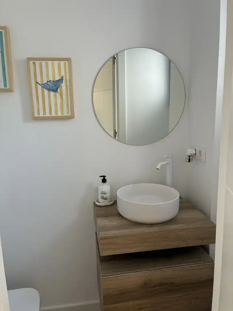Baño de Dúplex de alquiler en Rota con Aire acondicionado, Jardín privado y Piscina