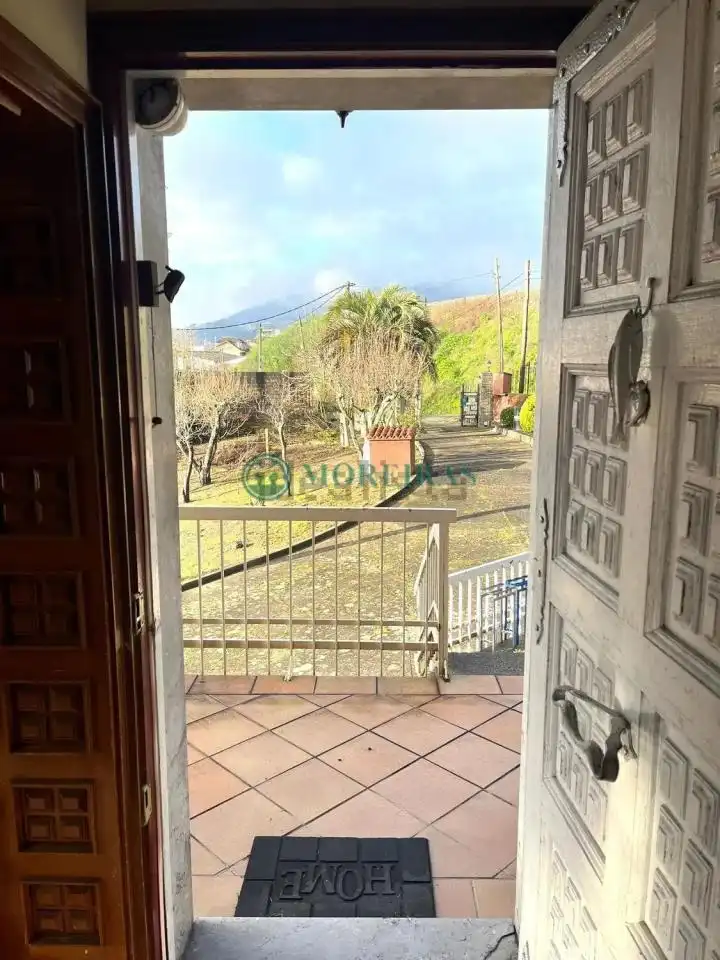 Vista exterior de Casa o chalet en venta en Ourense Capital  con Calefacción y Jardín privado