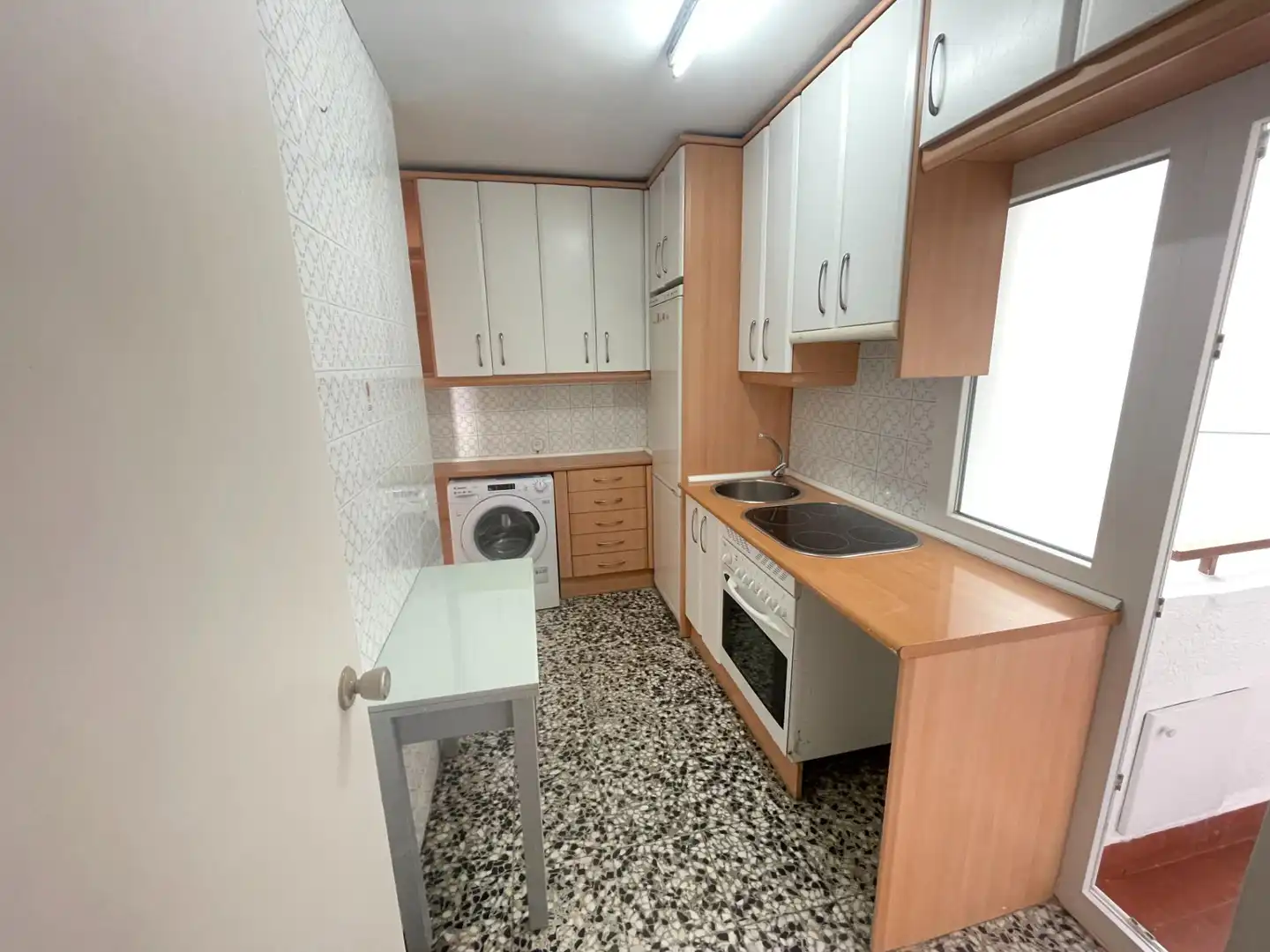 Cuina de Pis de lloguer en Madrid amb Parquet i Terrassa