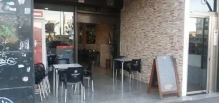 Business premises to rent in Avenida Linares Rivas 7A, imagen 9