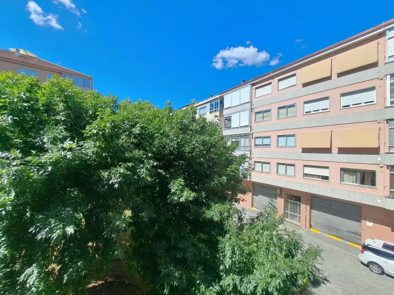 Vista exterior de Pis en venda en Ourense Capital  amb Parquet, Traster i Moblat