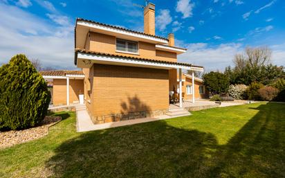 Vista exterior de Casa o xalet en venda en Soto del Real amb Calefacció, Jardí privat i Piscina