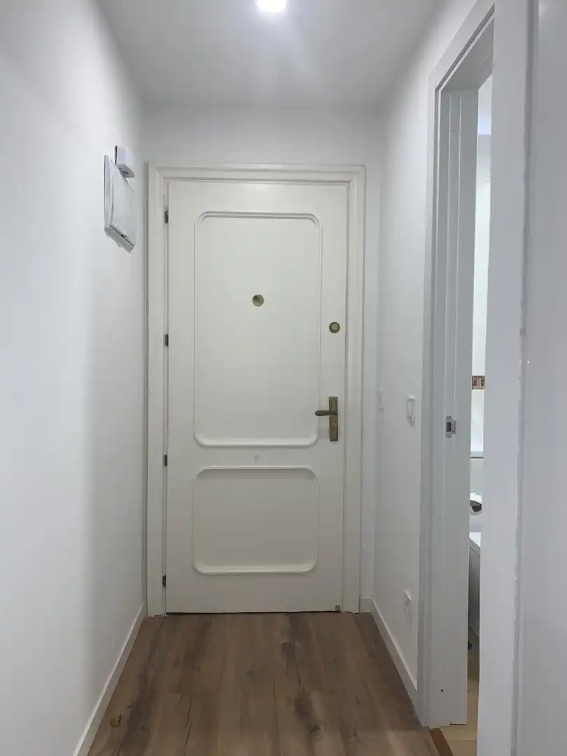 Study for rent in Madrid  with Air Conditioner, Terrace and Furnished