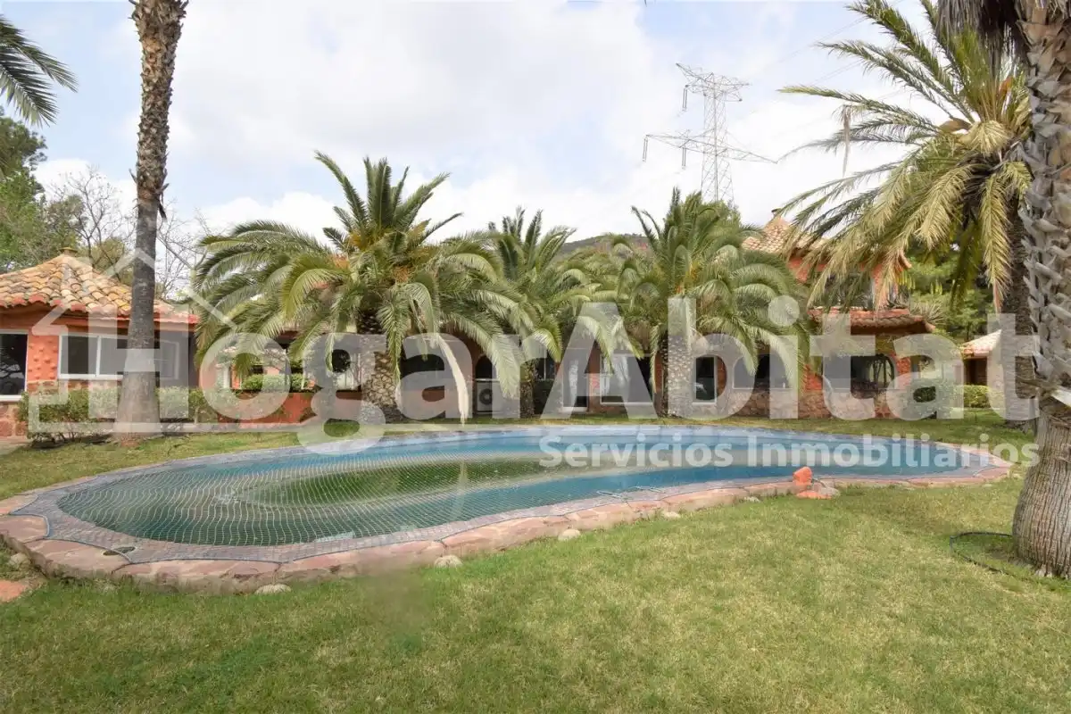 Chalet con piscina en venta en Calle RONDA DEL PUIG DE SANTA MARÍA, imagen 4