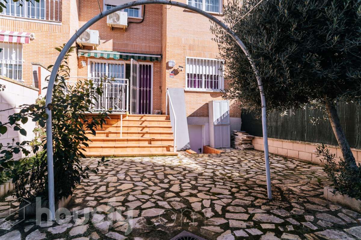 House or chalet for sale in Avenida de la Constitución, Loeches