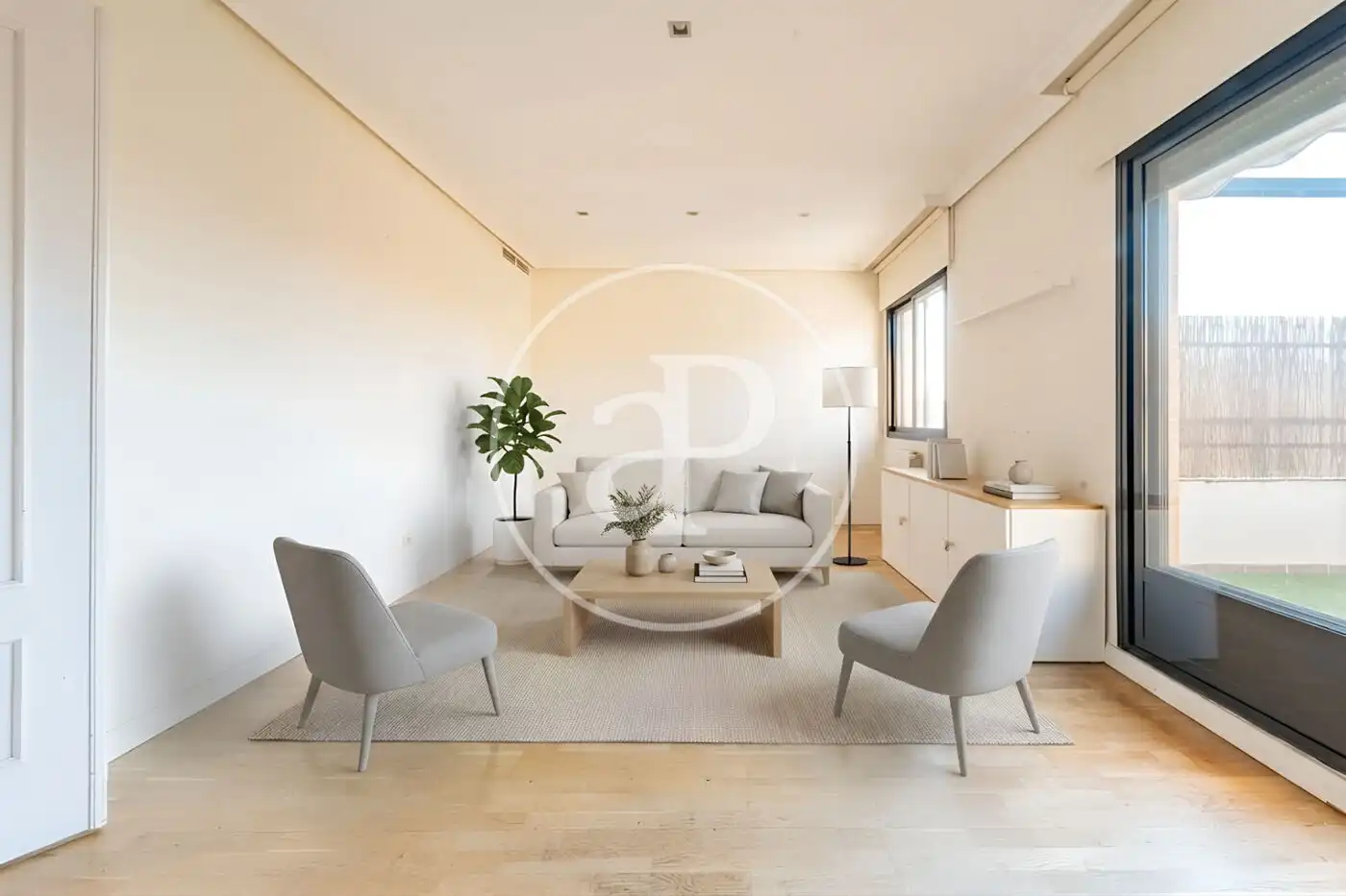 Wohnzimmer von Wohnung zum Verkauf in La Moraleja mit Klimaanlage, Heizung und Privatgarten