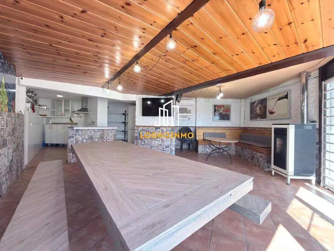Casa o chalet en venta en El Redal con Calefacción, Trastero y Piscina
