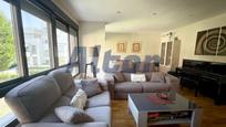 Living room of Flat for sale in  Madrid Capital  with Air Conditioner, Heating and Private garden
