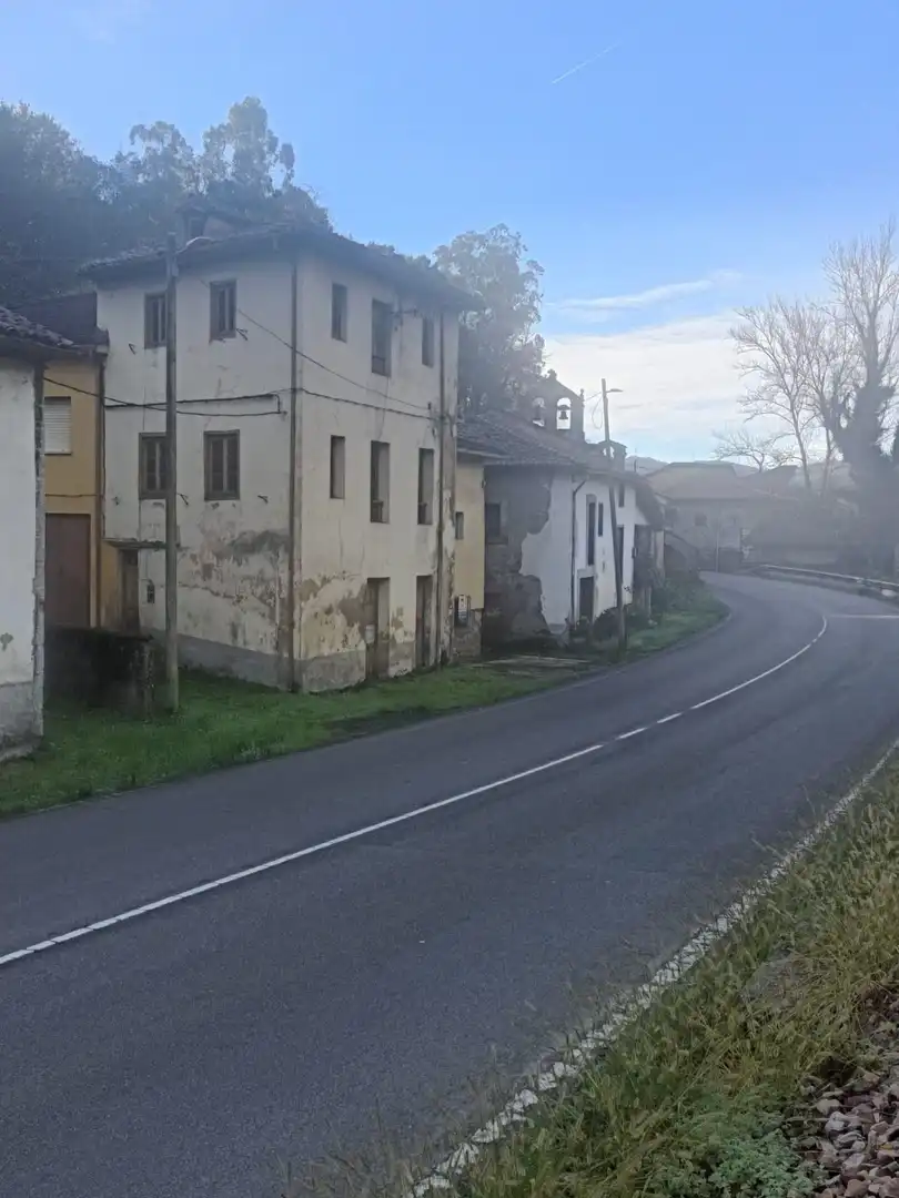 Außenansicht von Einfamilien-Reihenhaus zum Verkauf in Grado mit Abstellraum