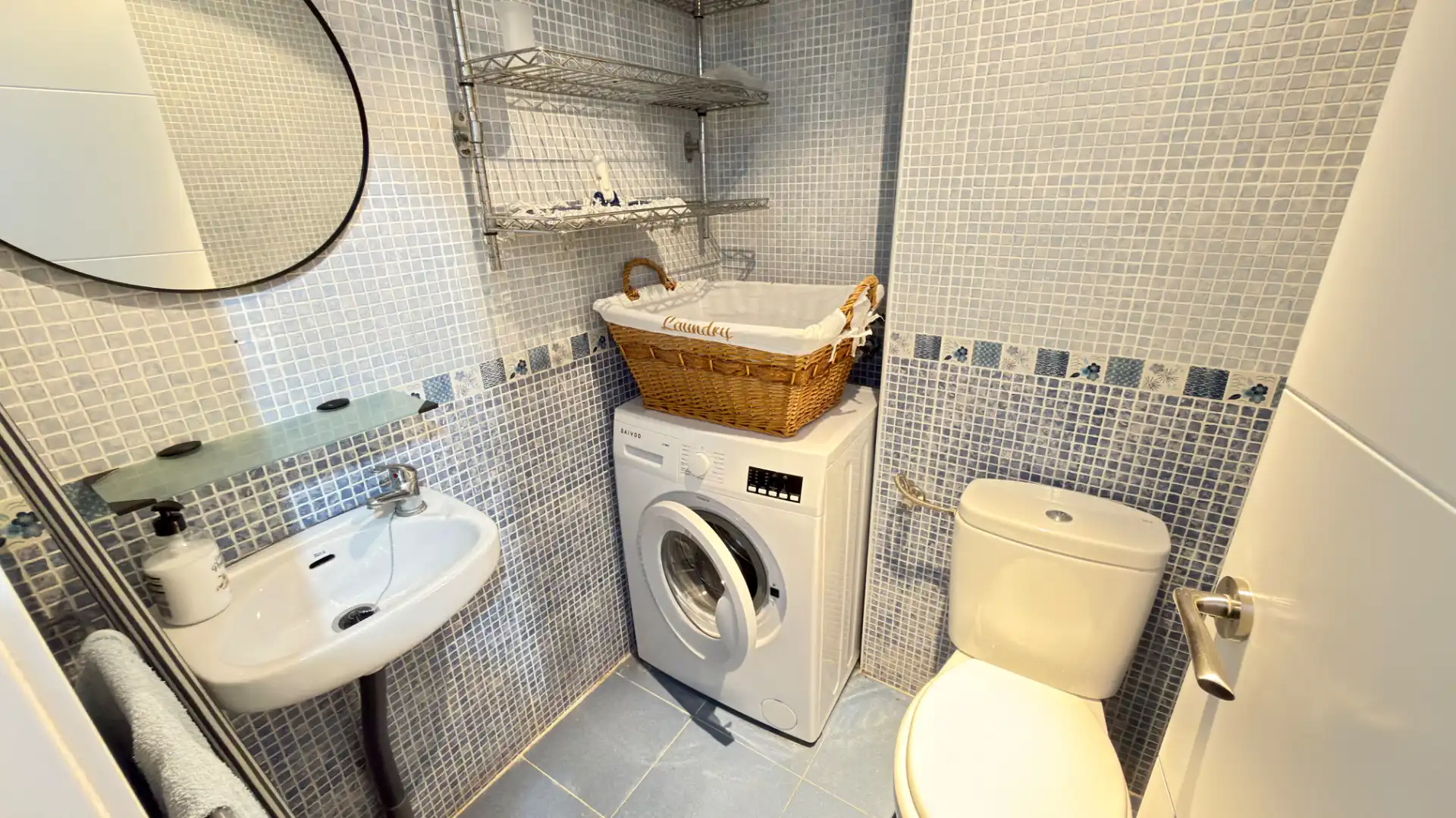 Baño de Piso de alquiler en Málaga con Aire acondicionado, Terraza y Amueblado